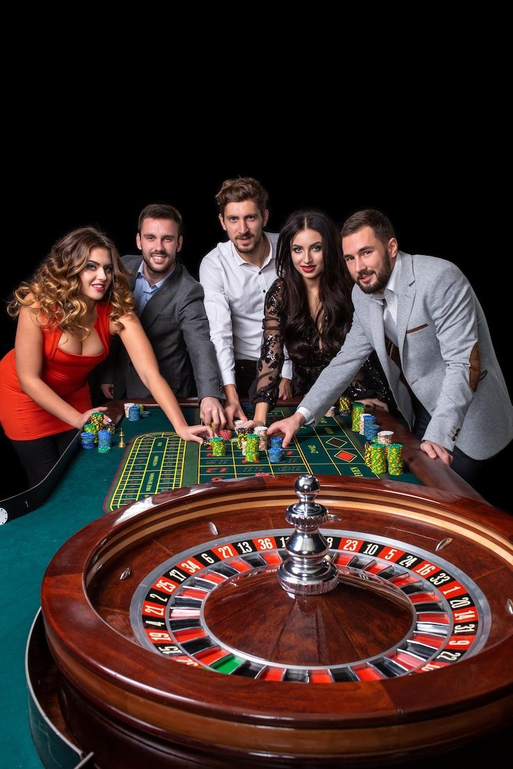 dindong mobile app interface showing live casino tables on Android phone